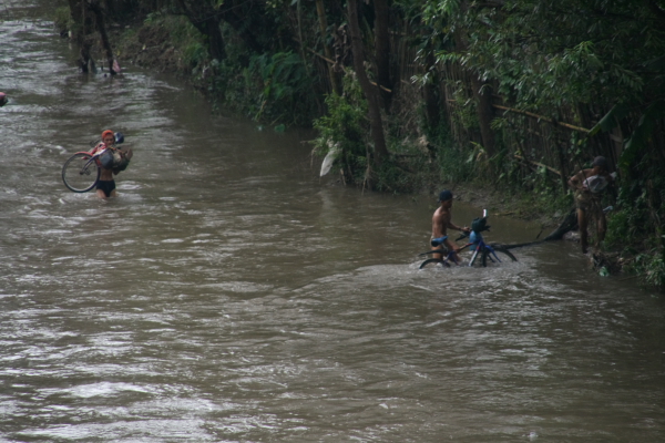 crossing burmese border without passport.JPG